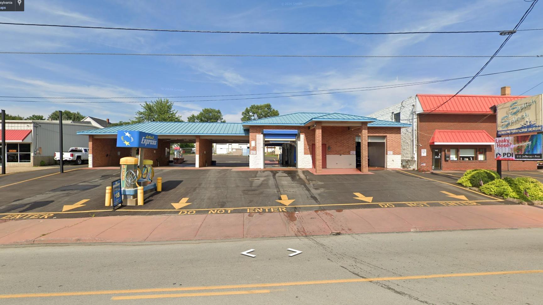 ISIMINGER'S SPLISH SPLASH CAR WASH