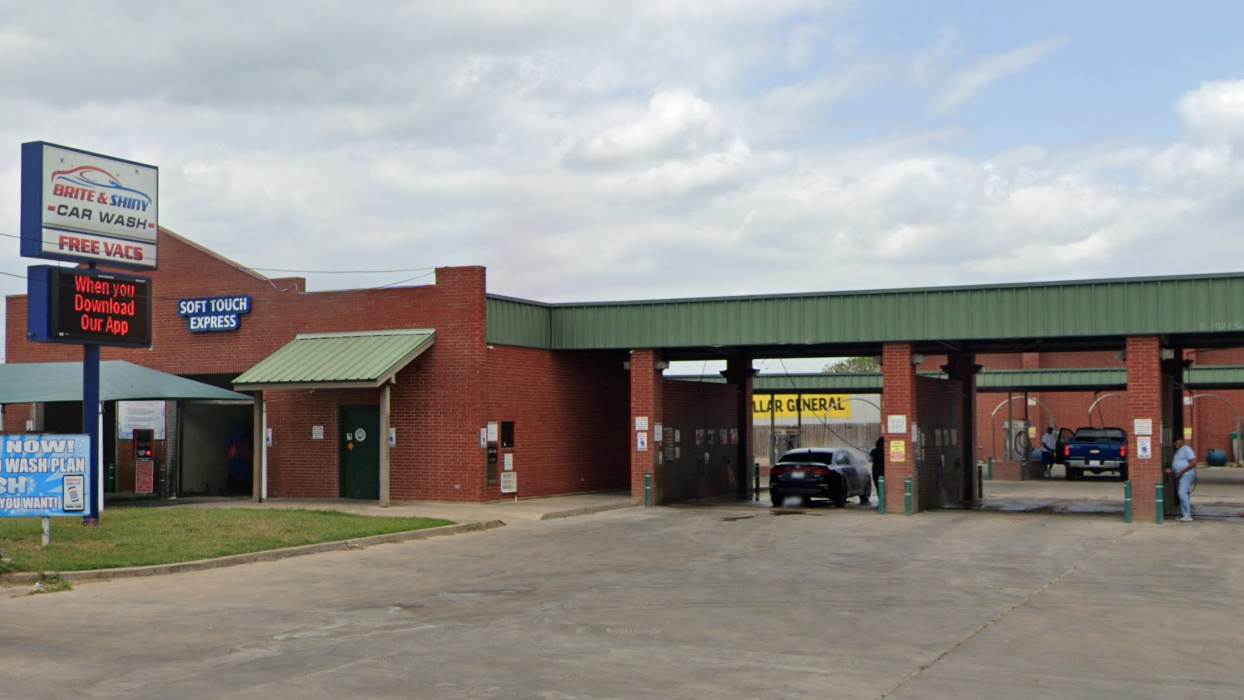 Brite & Shiny Car Wash Bastrop