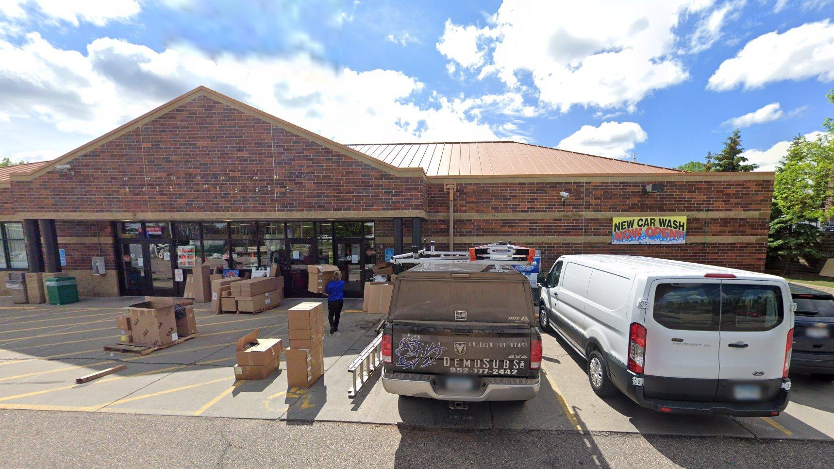 Holiday Stationstores