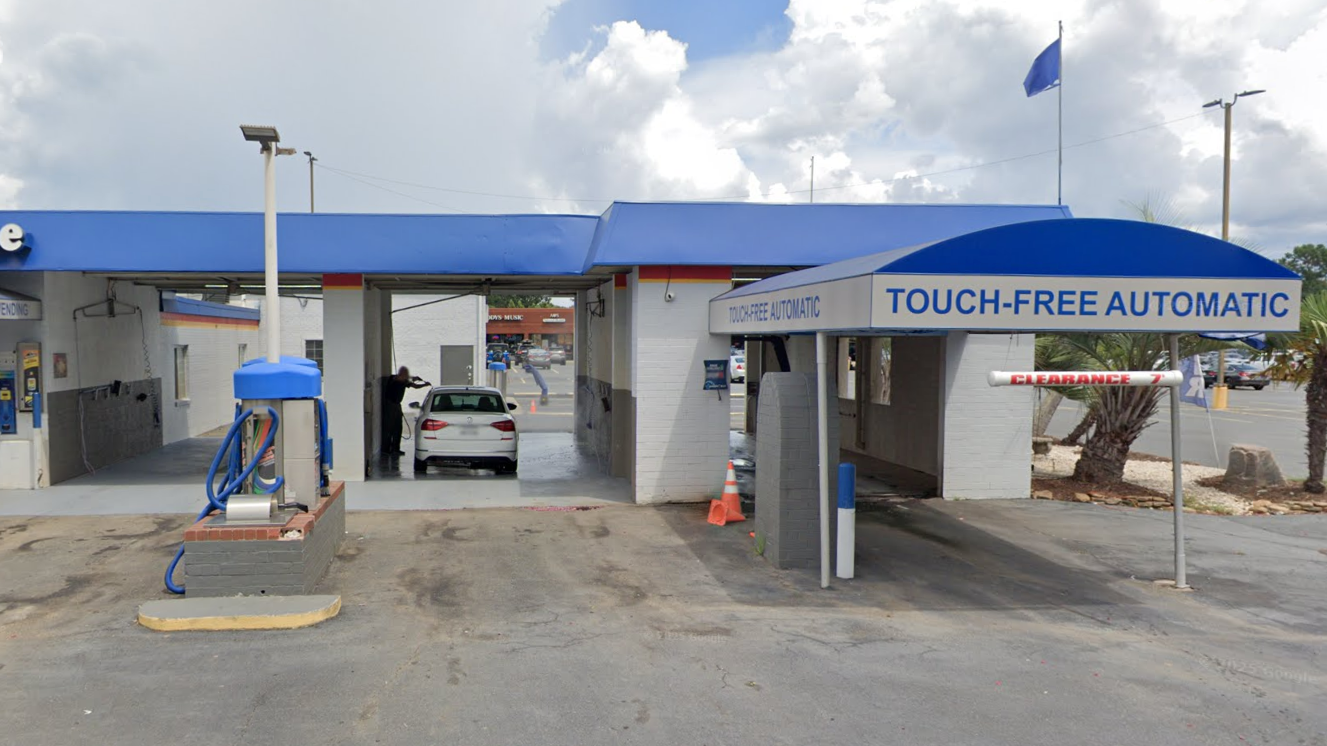 Touchless car wash