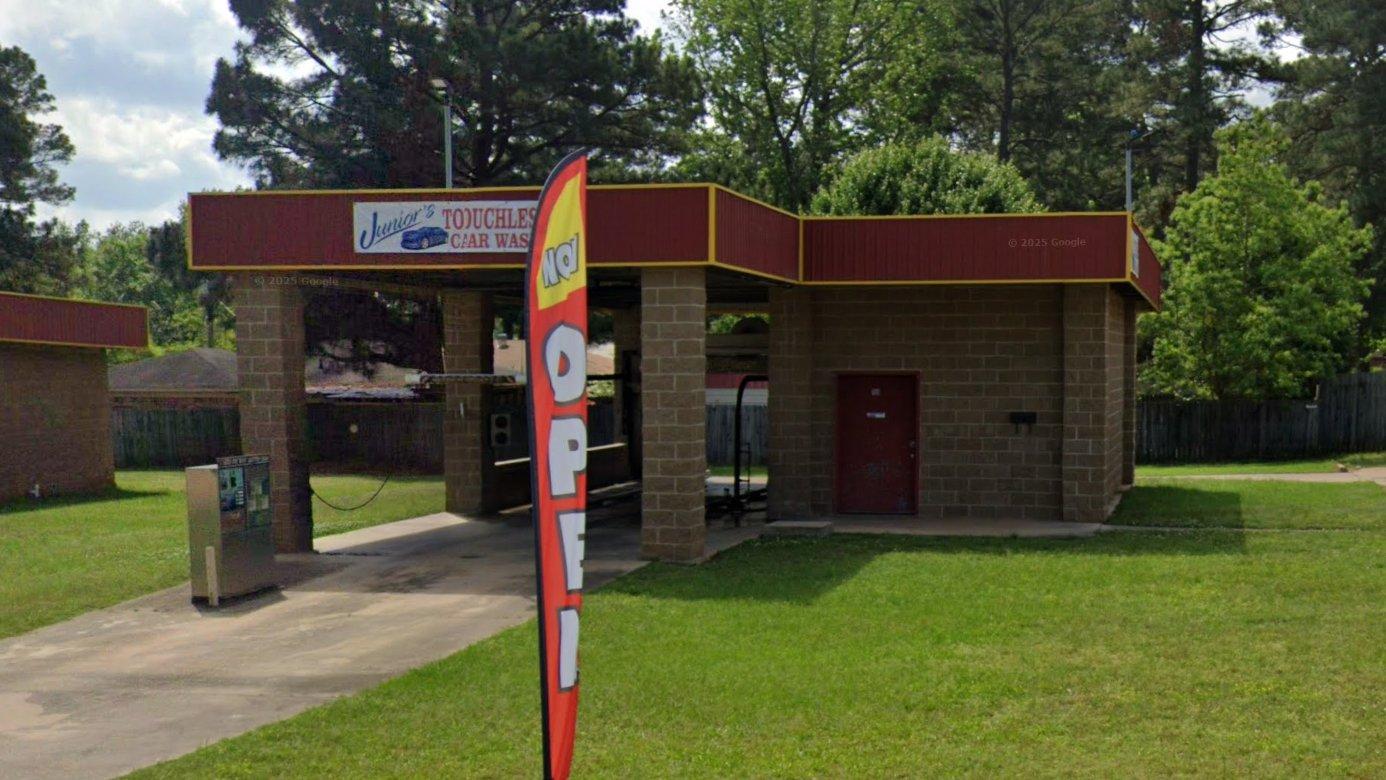 Junior's Touchless Car Wash