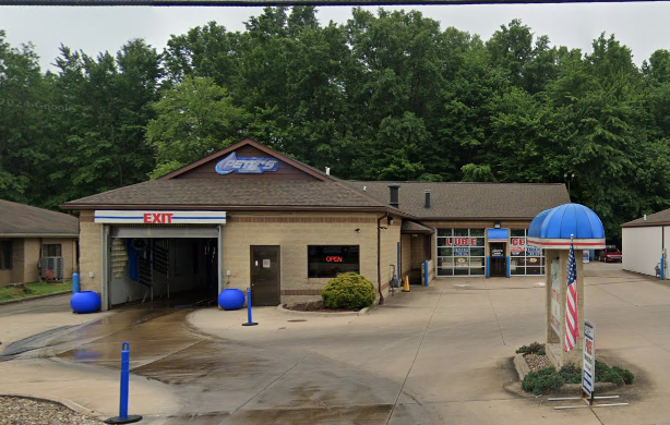 Petit's Auto Wash & Lube Center