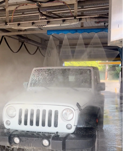 Tidal Wave Car Wash - Warminster