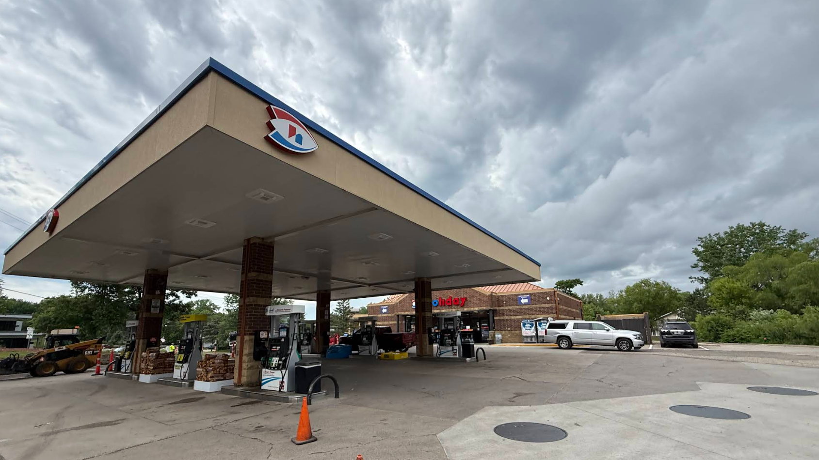 Holiday Stationstores