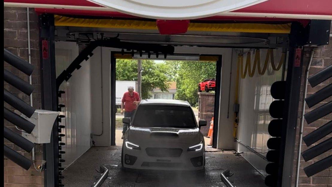 Supreme Machine Express Car Wash