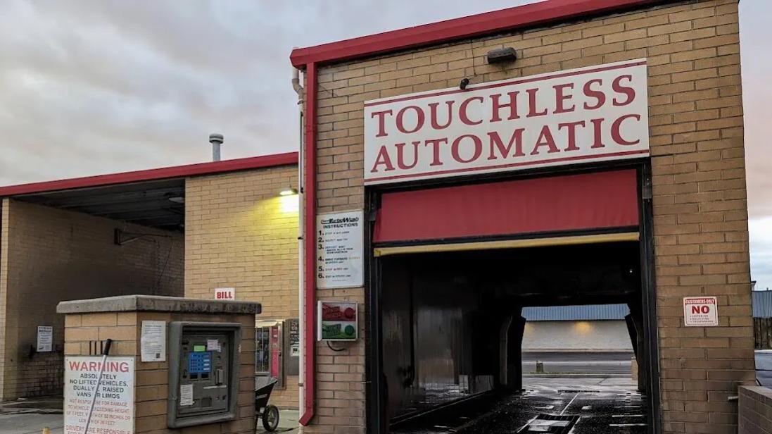 Mach 1 Car Wash (North Ave)