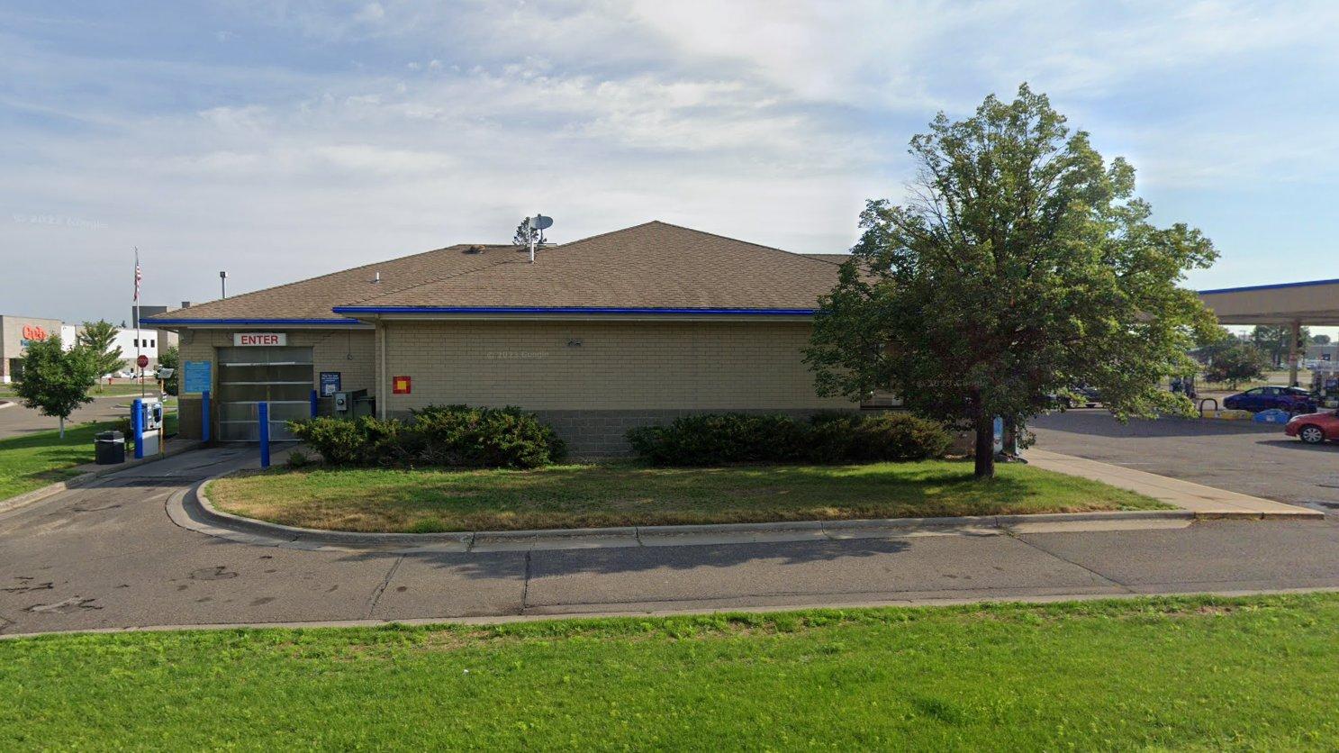 Holiday Stationstores