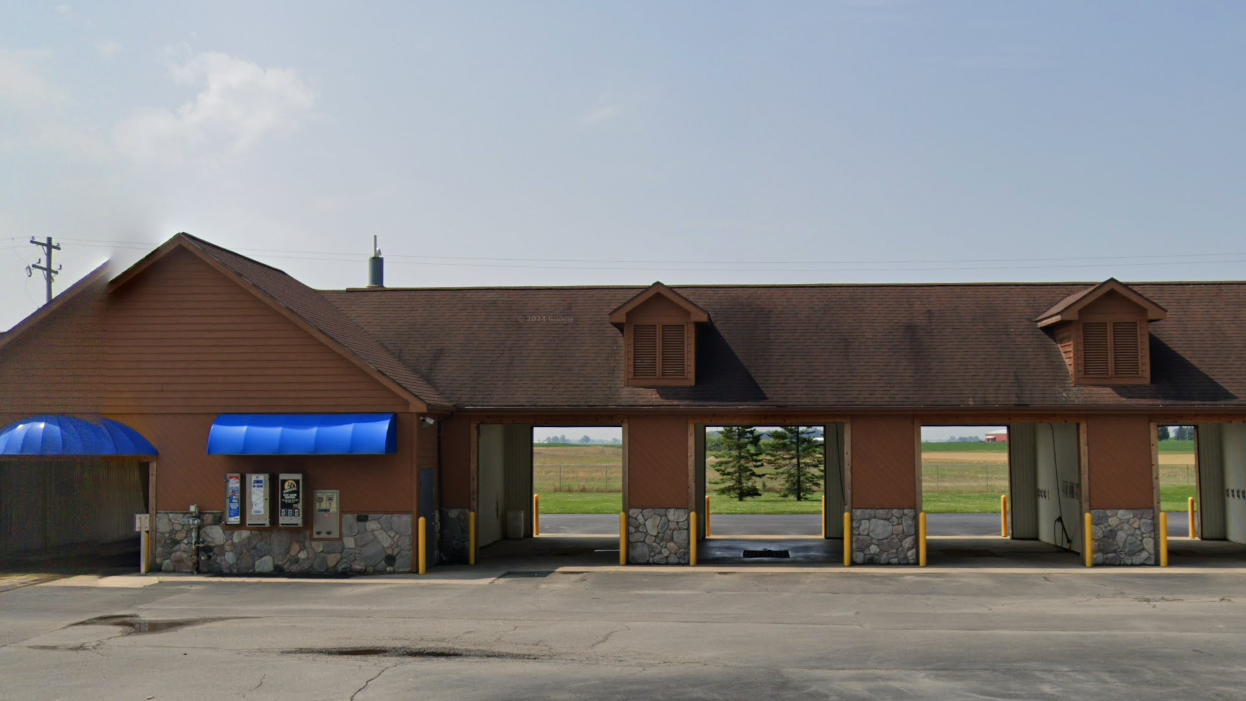 Magic Fountain Auto Wash