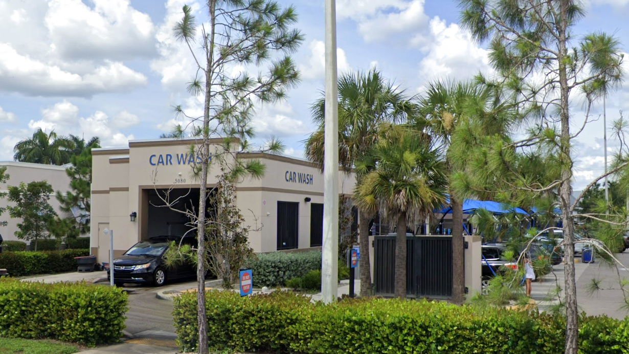 El Car Wash - East Naples