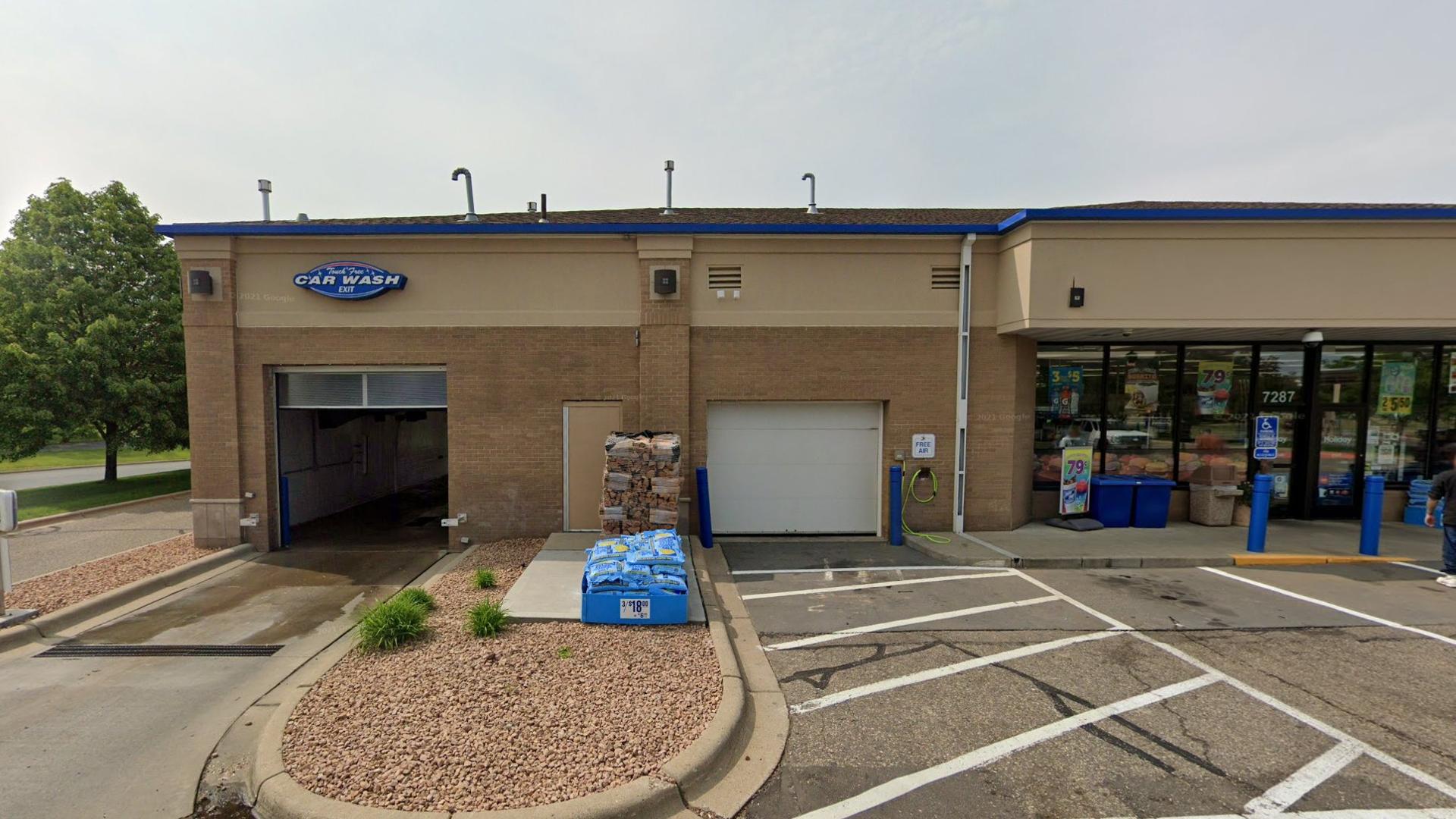 Holiday Stationstores