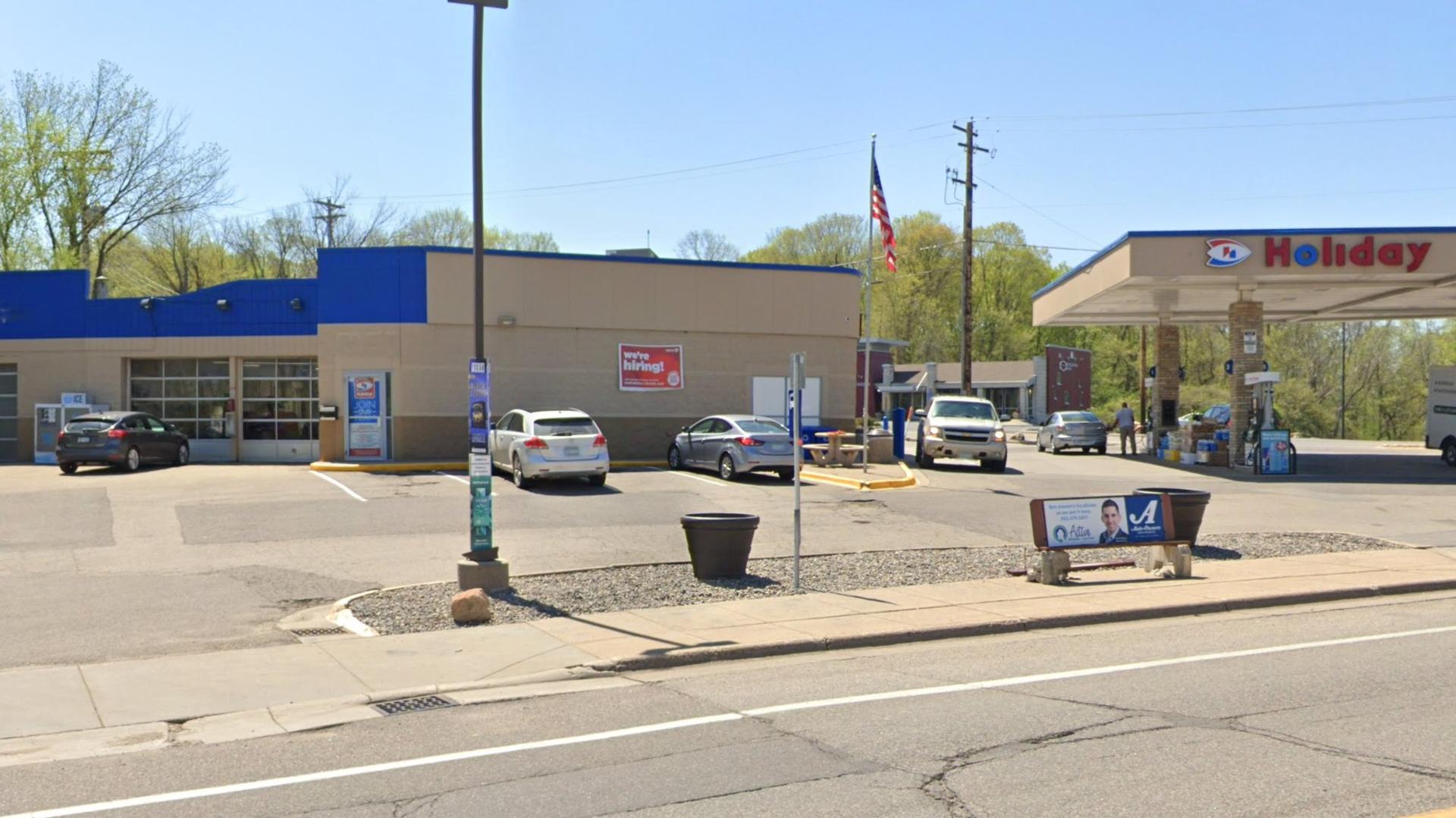 Holiday Stationstores