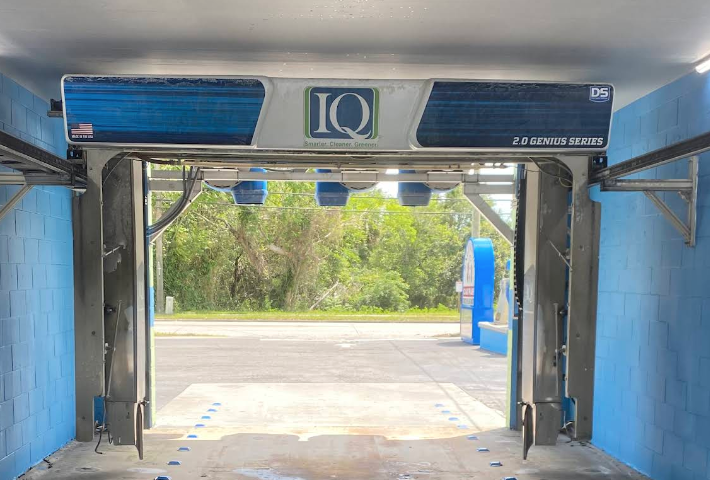 Salty Dog Car Wash - E New York