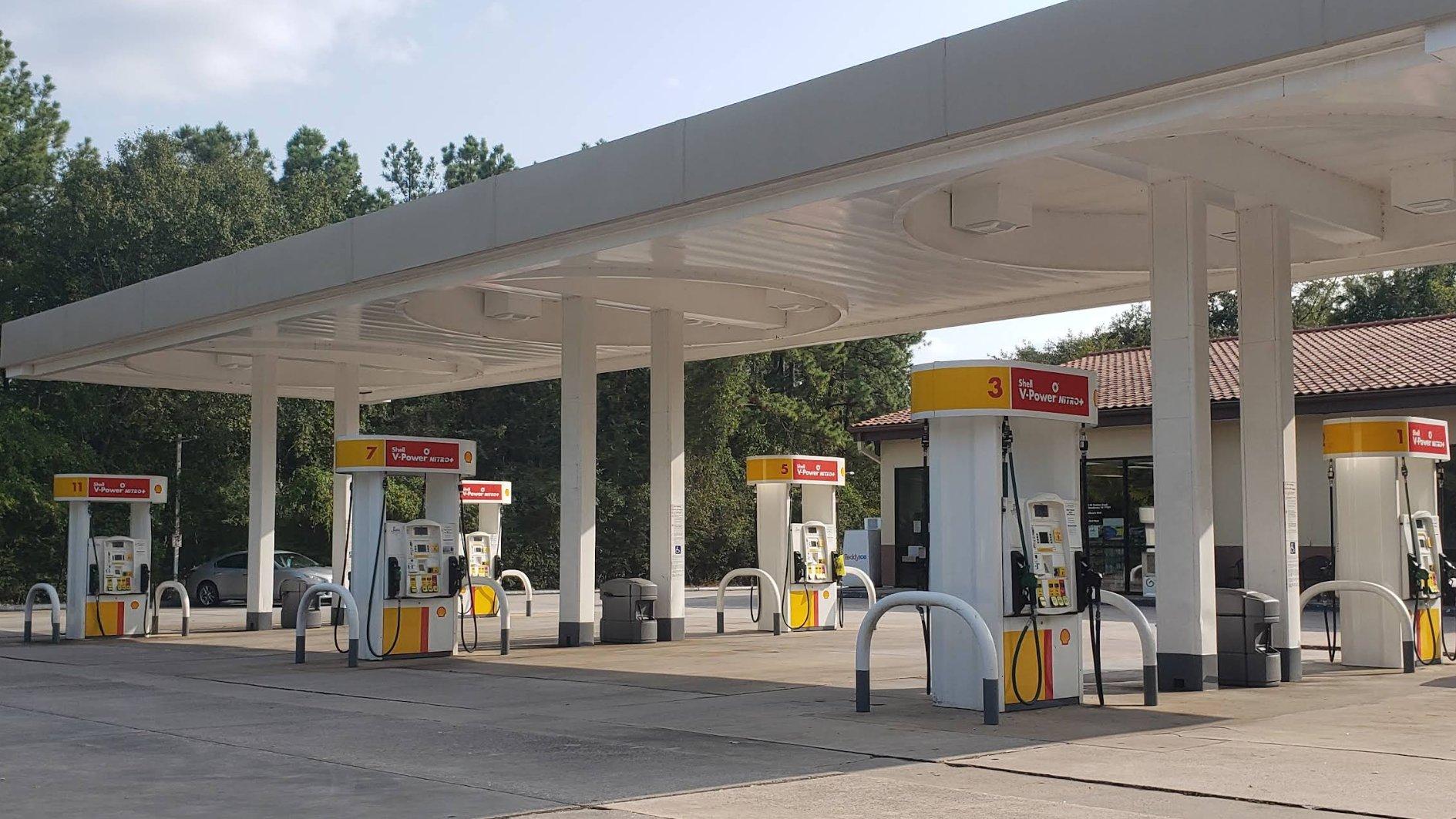 Woodlands Shell Auto Care Center