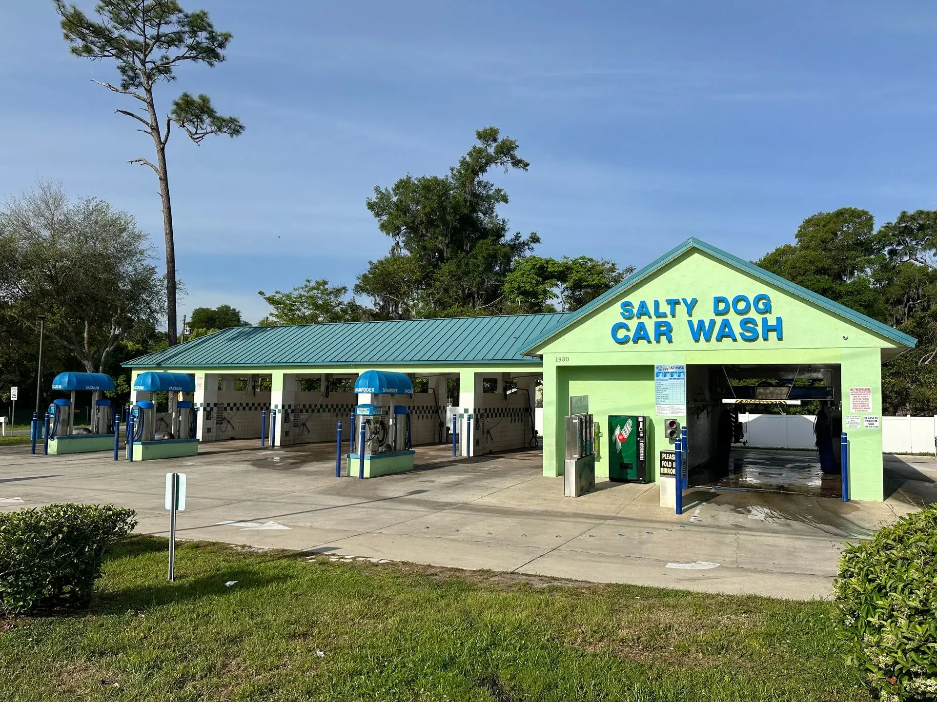 Salty Dog Car Wash - Flex Service