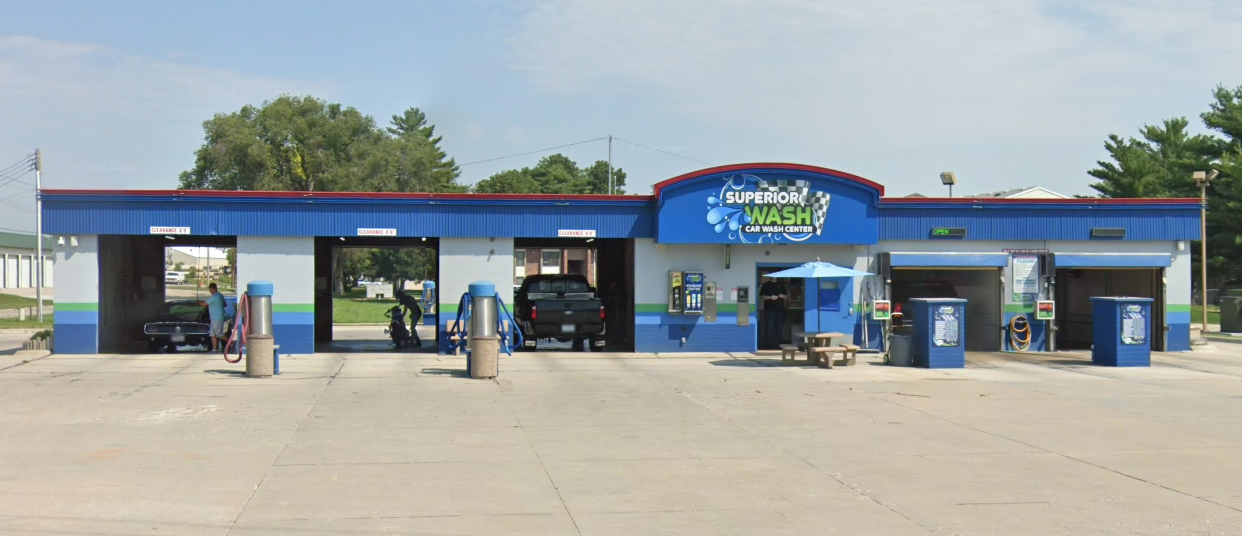 Superior Wash - Benjamin Ave