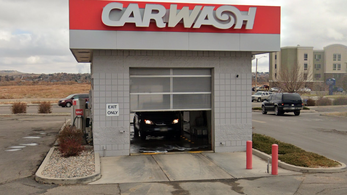 Loaf 'N Jug Car Wash