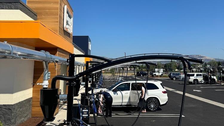 Happy's Drive Thru Car Wash