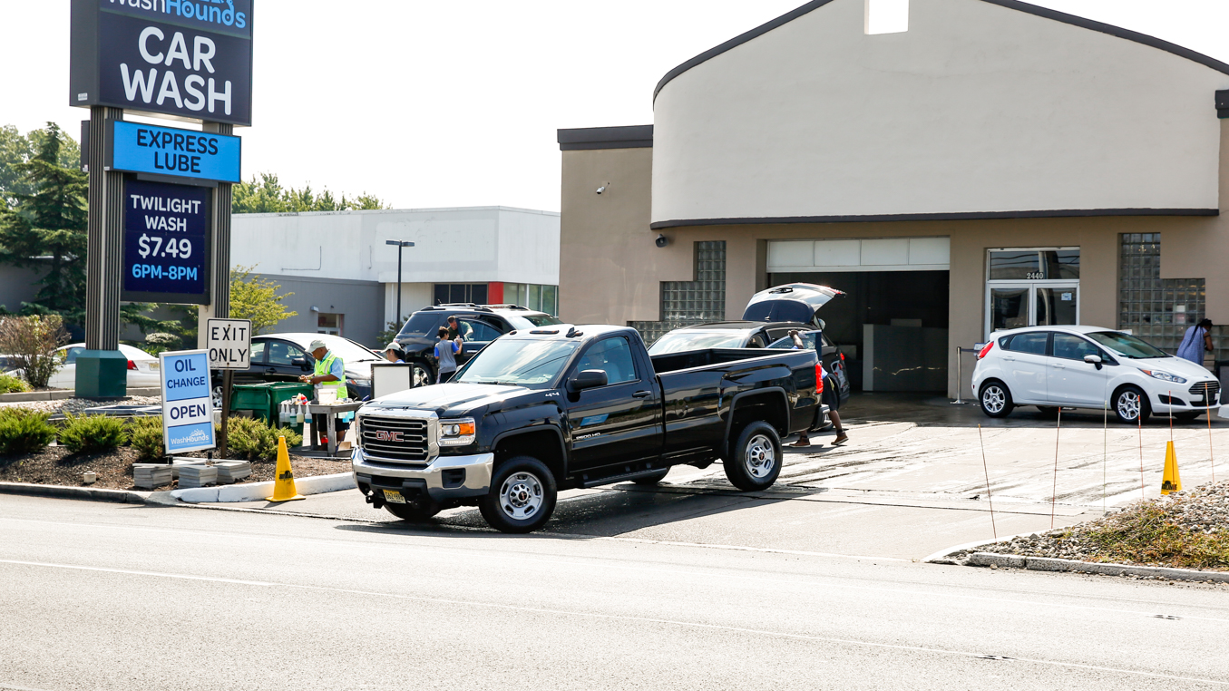 Wash Hounds Express Car Wash & Oil Change