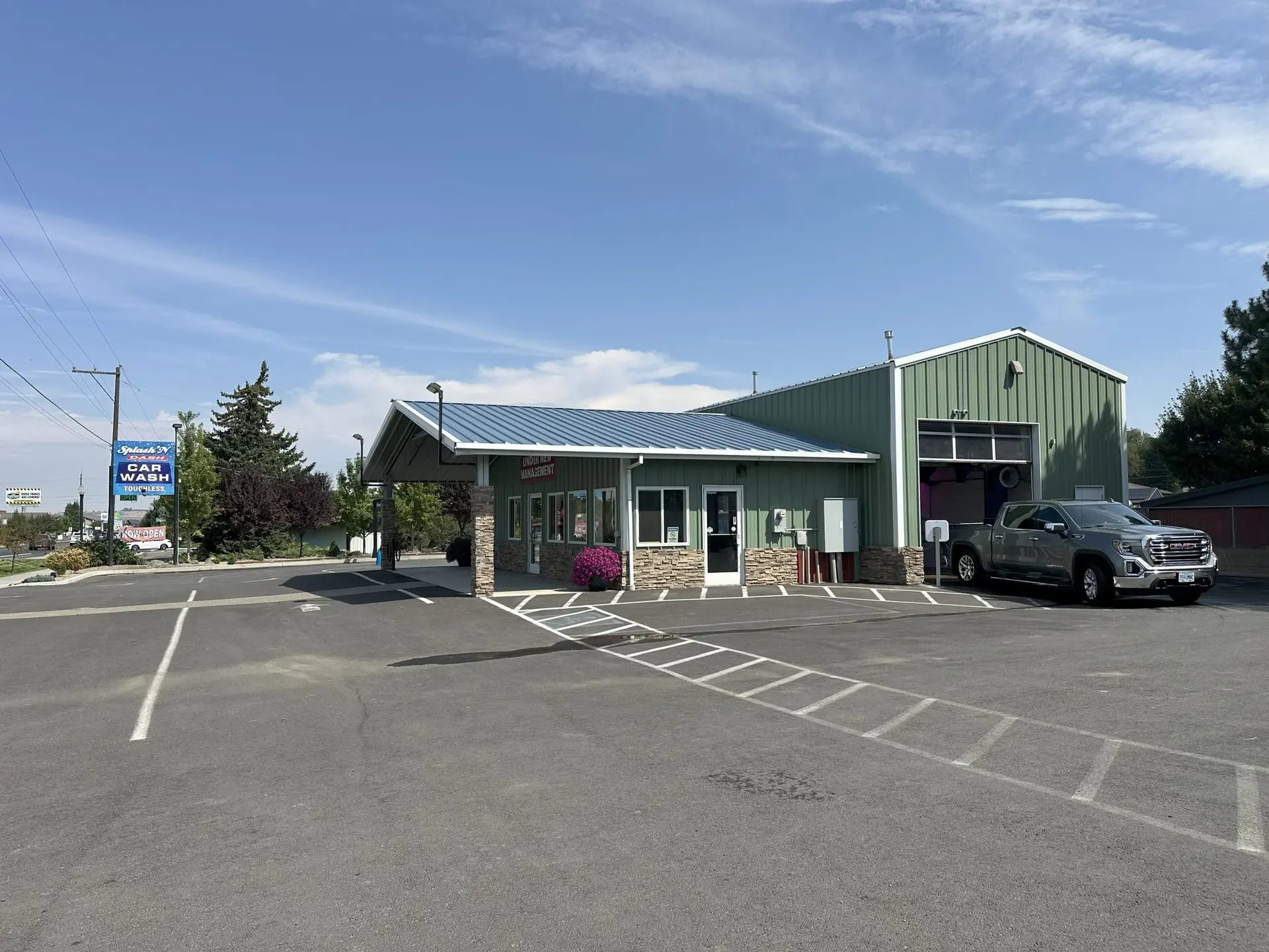 Splash N' Dash Car Wash