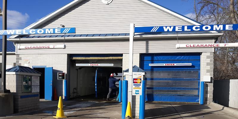 Petits Touch-free Auto Wash