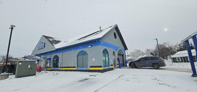 Lucky Ducky Car Wash | TOUCHLESS Car Wash | Lansing